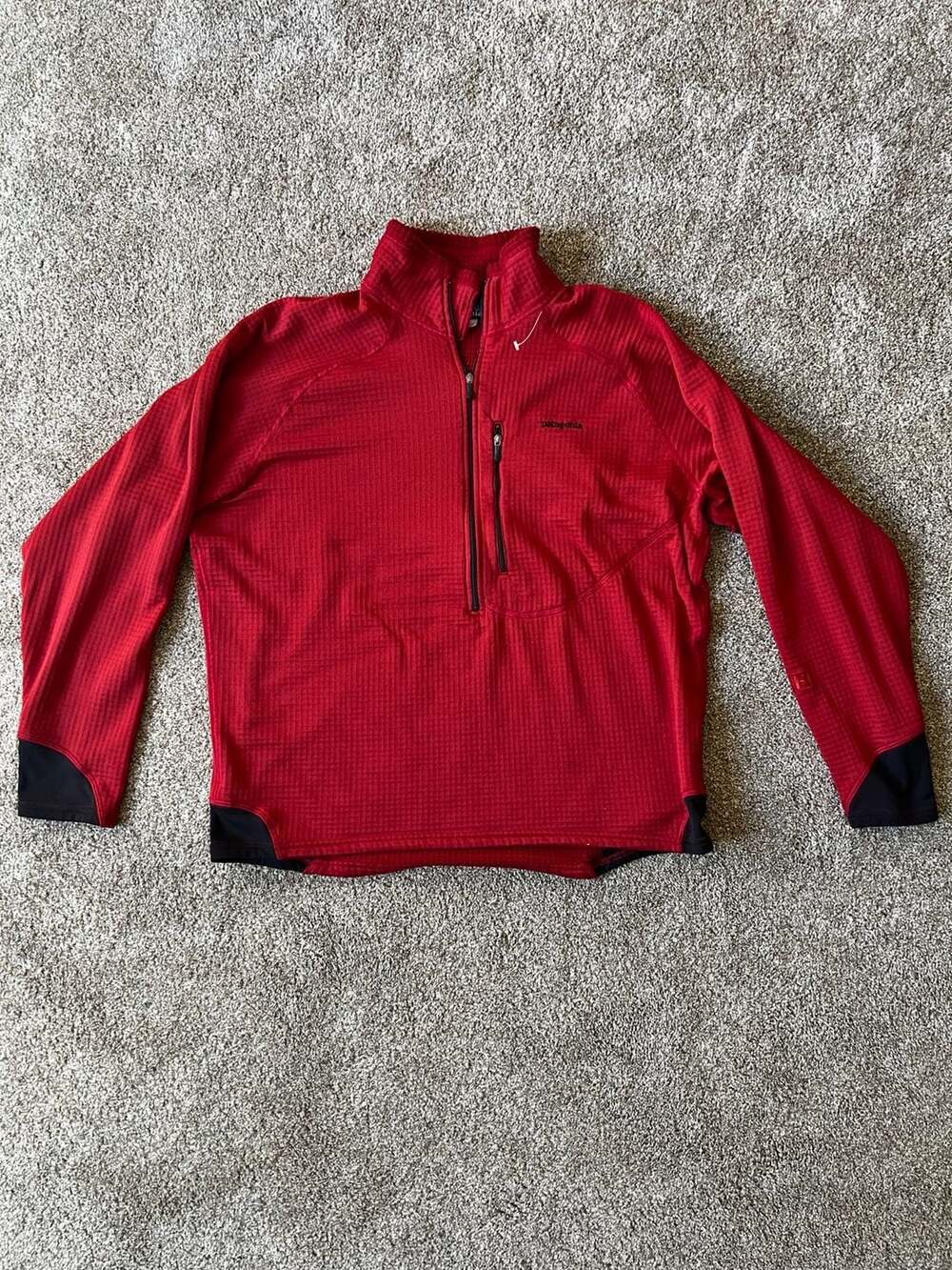 Patagonia R1 Flash Pullover Size L Red Black Grid Fleece 1/2 Zip